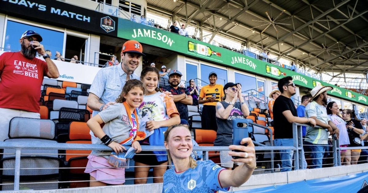 Houston to give out 10,000 free tickets to watch Dynamo, Dash games this summer