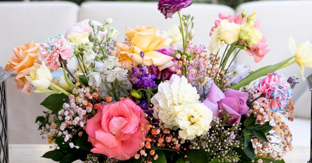 New flower shop opens in West Lake Hills