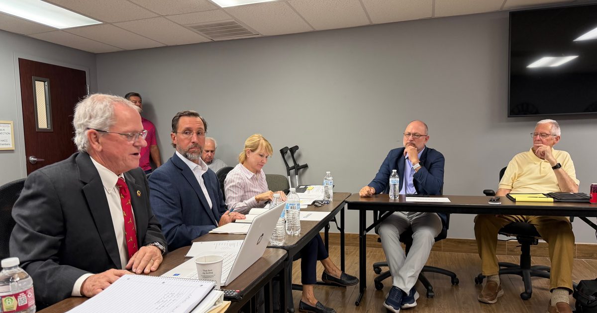 Lake Houston Dredging and Maintenance District officials set early goals for fledgling district