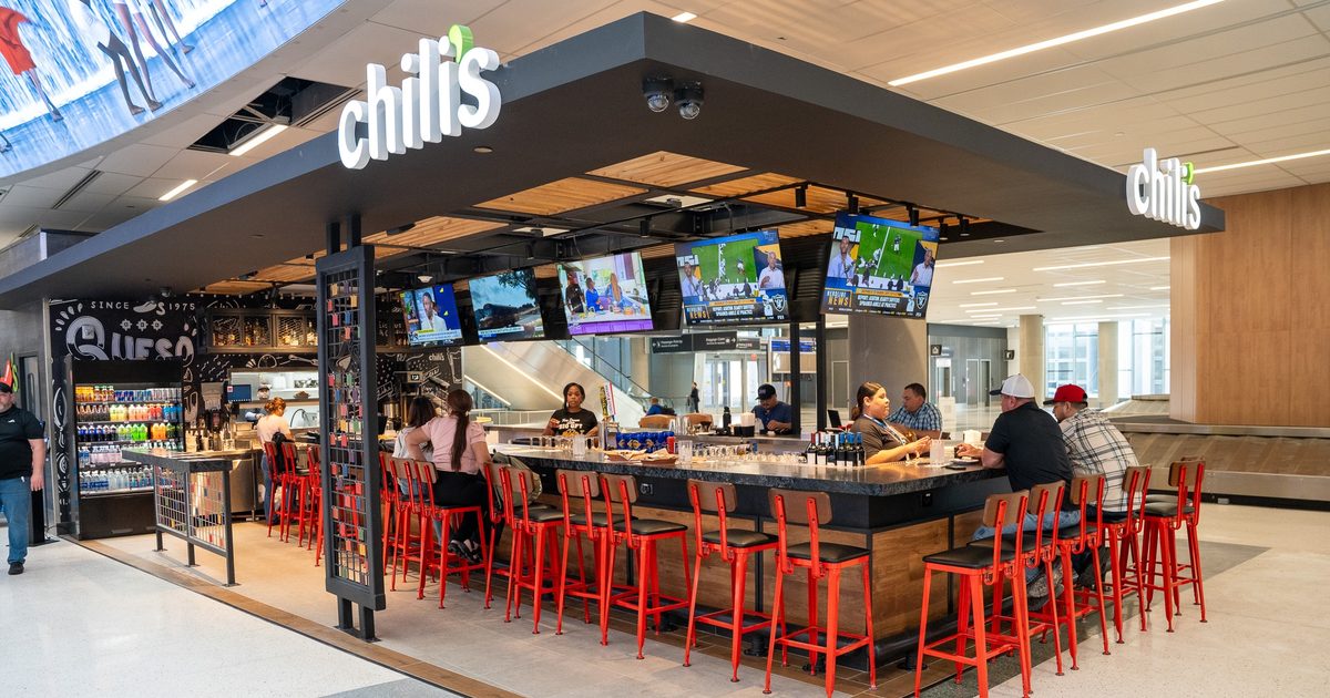 Pre-security Chili's To Go opens in IAH's Terminal E