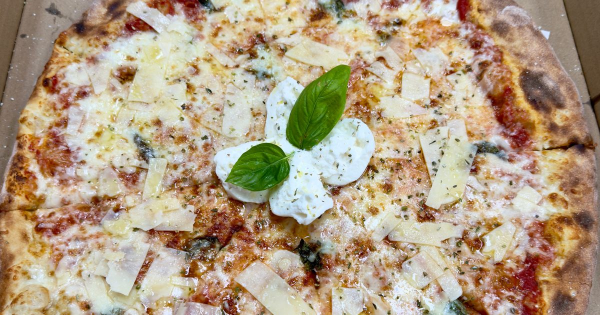 Family owned pizzeria opens in League City