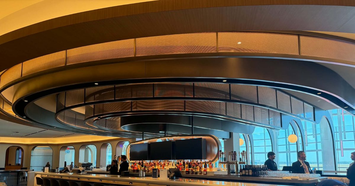 IAH opens Terminal B North Concourse with massive United Club