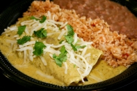 The fast-casual restaurant lets customers build their own tacos, burritos, nachos, salads and bowls. (Courtesy Chiloso Mexican Bistro)