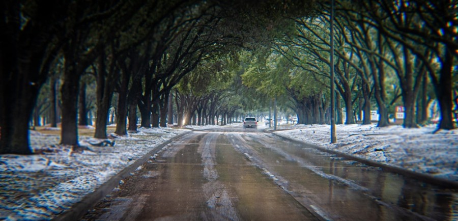 Local resident Rossi Morgan photographed the icy West Lake Houston Parkway in Kingwood the morning of Feb. 17. (Courtesy Rossi Morgan)