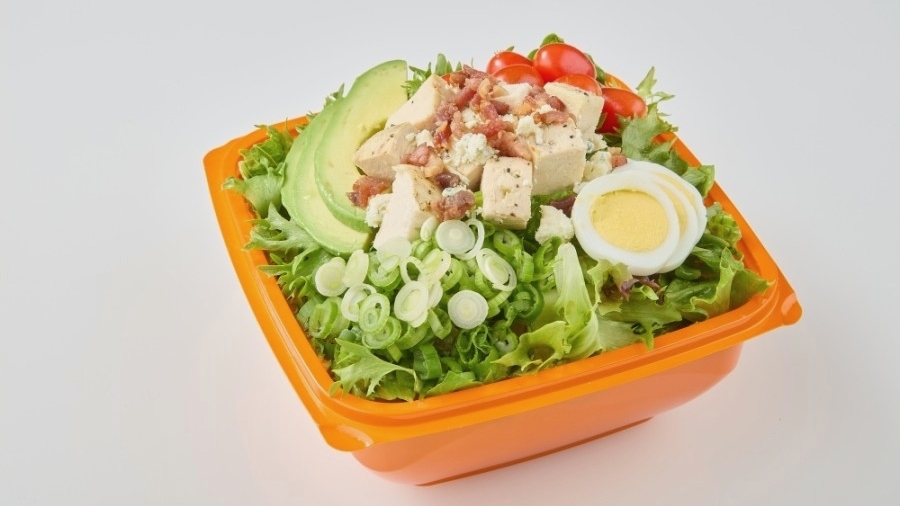 The drive-thru eatery offers made-to-order salads, wraps, breakfast burritos, soups and drinks. (Courtesy Salad and Go)