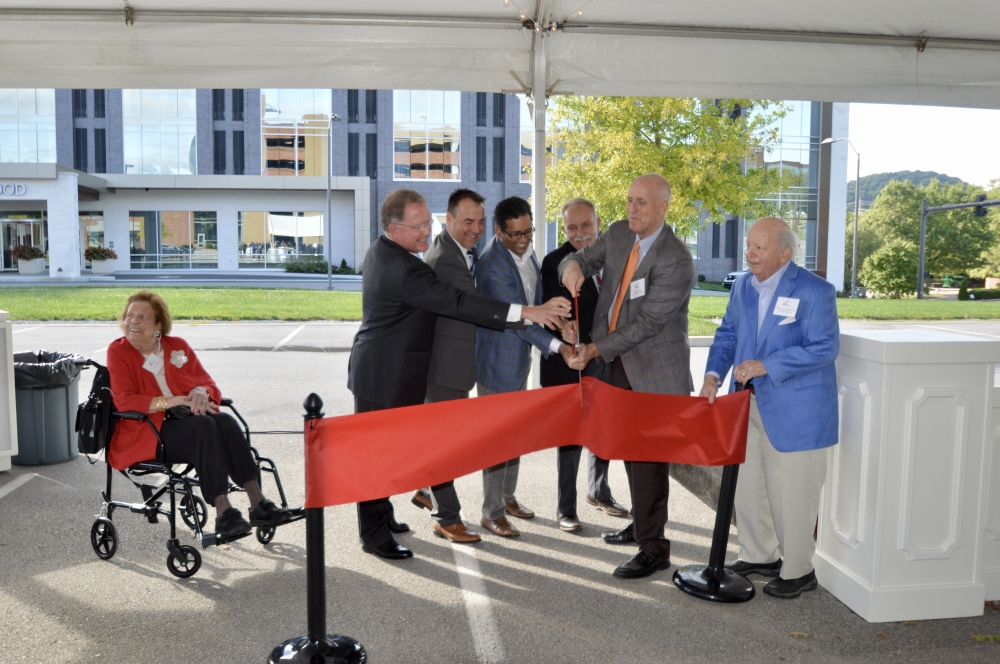 Hill Center Brentwood marked the completion of Phase 2 on Sept. 22. (Courtesy H.G. Hill Co., Gray Public Relations)