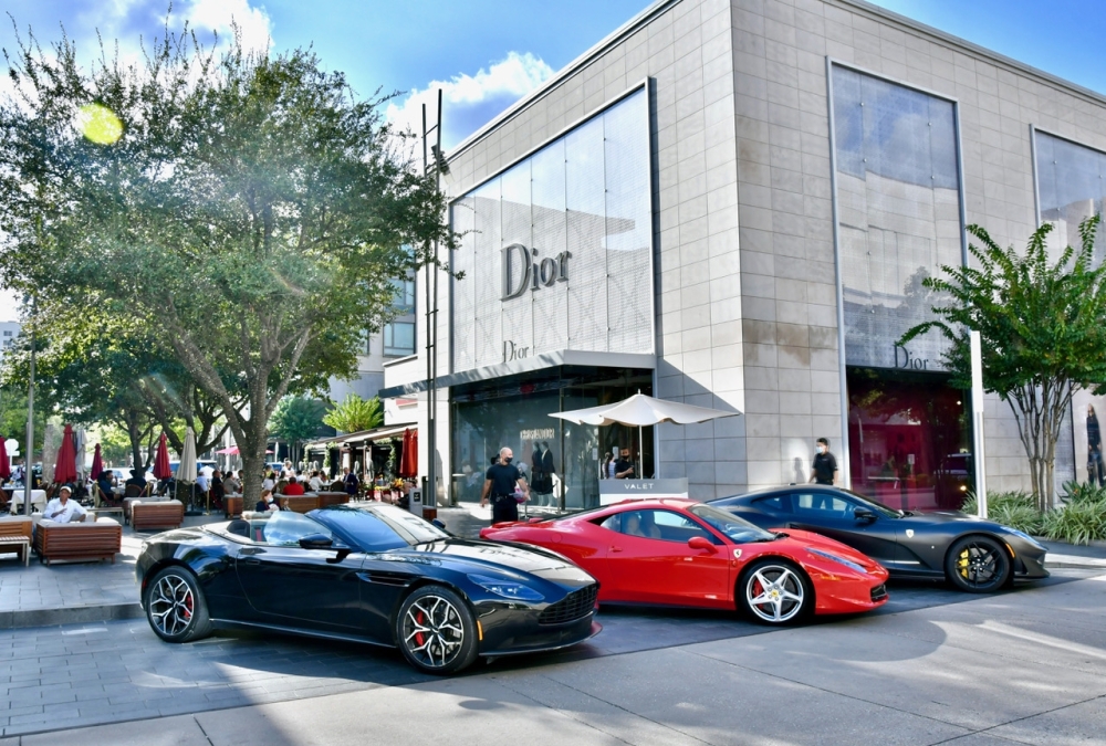 The River Oaks District is an open-air dining, shopping and entertainment district that can be found on Westheimer Road in Houston. (Courtesy River Oaks District)