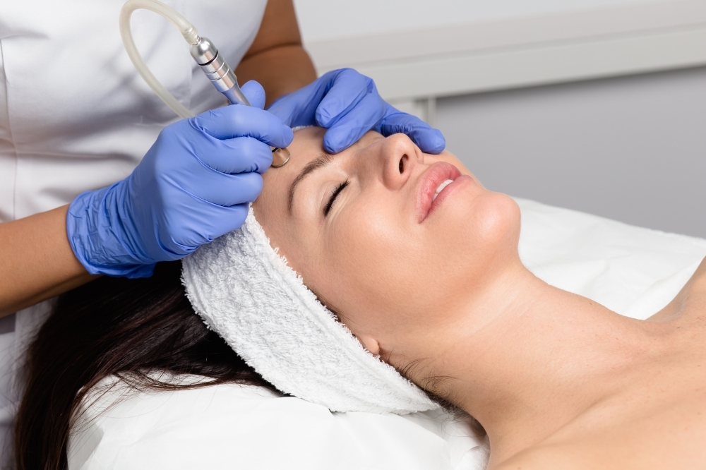 The studio offers plasma fibroblast, microcurrent, LED facials, skin tag removal, oncology facials, facial and body waxing, lash lift, and tinting and makeup application. (Courtesy Adobe Stock)