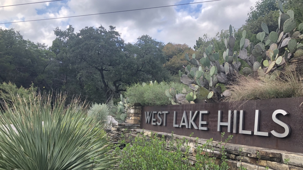 Changes to short-term rentals and a search for city manager could be on the way for residents of West Lake Hills. (Grace Dickens/Community Impact Newspaper)