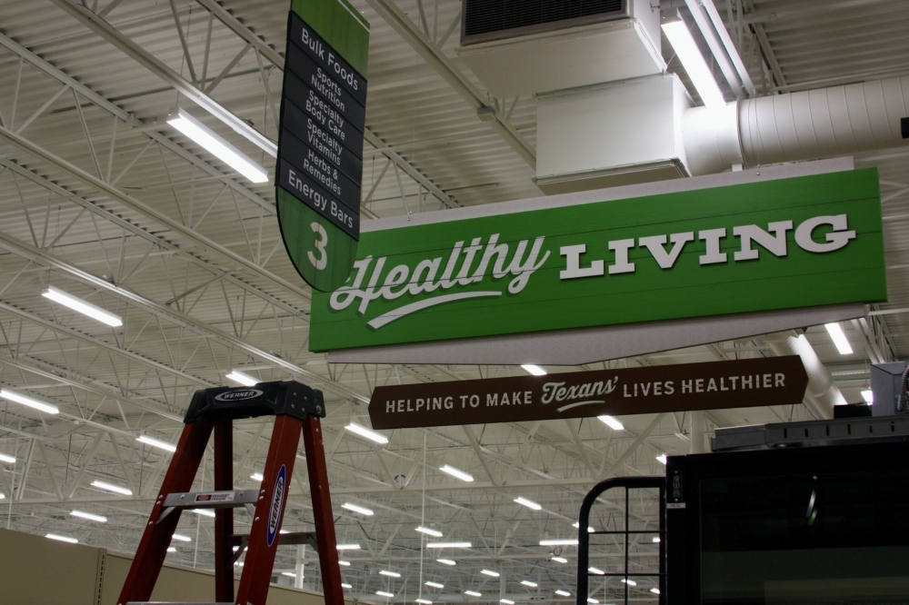 The new H-E-B is slated to open later this spring. (Lauren Canterberry/Community Impact Newspaper)