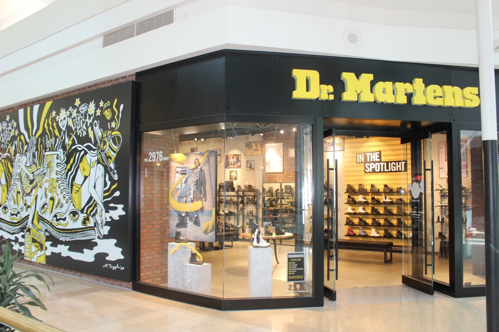 Doc martens best sale store melrose