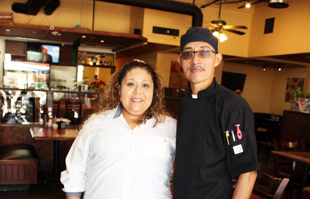 Plano’s Lily’s Cafe, que sirve platos guatemaltecos y estadounidenses, agrega horas de cena