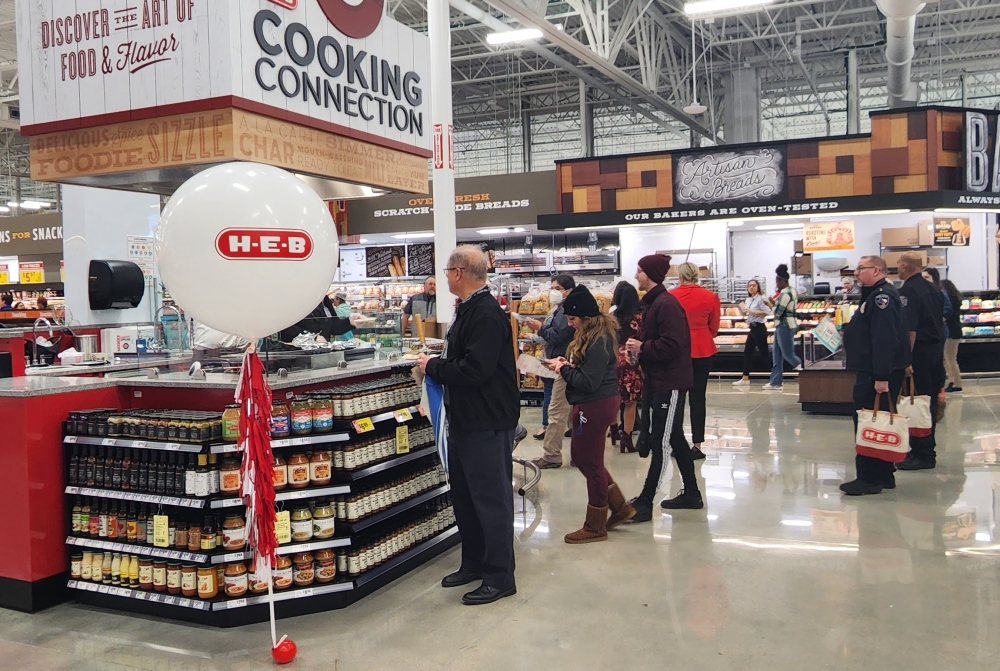 Plano city leaders mark grand opening of H-E-B store