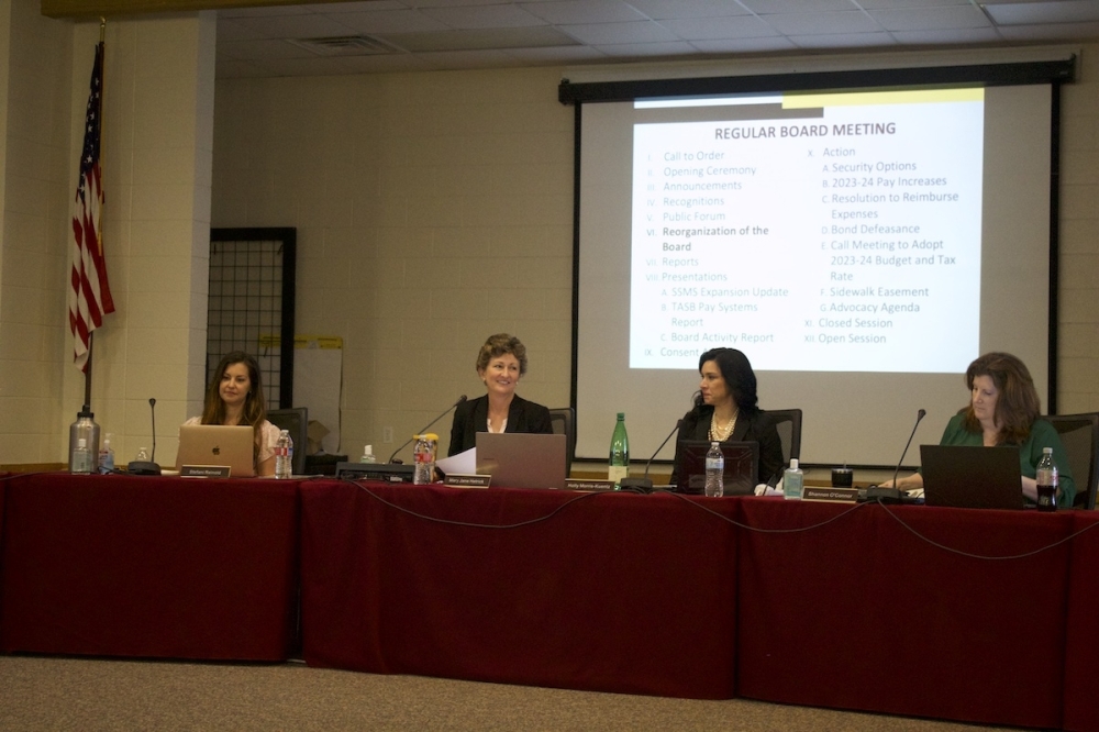 Dripping Springs ISD Teachers Staff To Earn 3 Pay Increase For 2023 Dripping Springs ISD Teachers Staff To Earn 3 Pay Increase For 2023