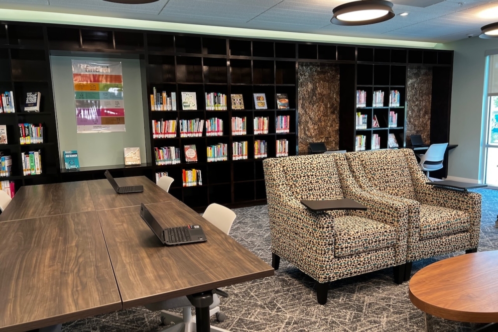 Sunrise Lofts also has a library. (Melissa Enaje/Community Impact)