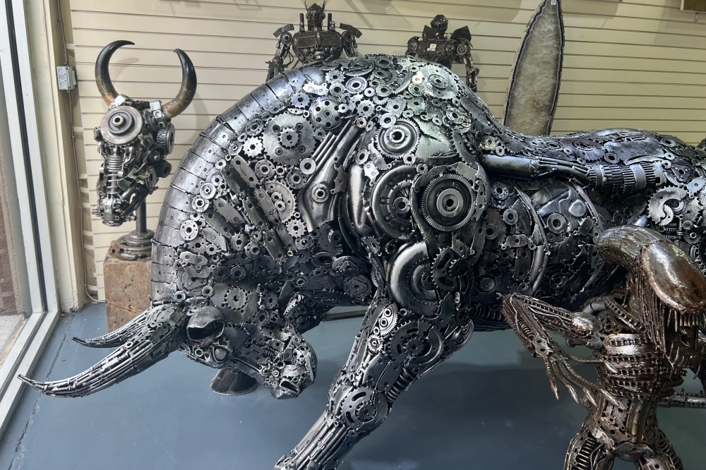 The House of Gems in east McKinney offers metal art and sculptures. (Shelbie Hamilton/Community Impact)