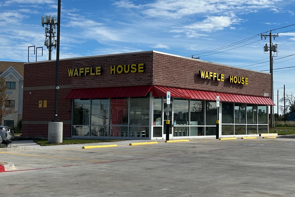 Waffle House now serving waffles, other diner classics in Round Rock