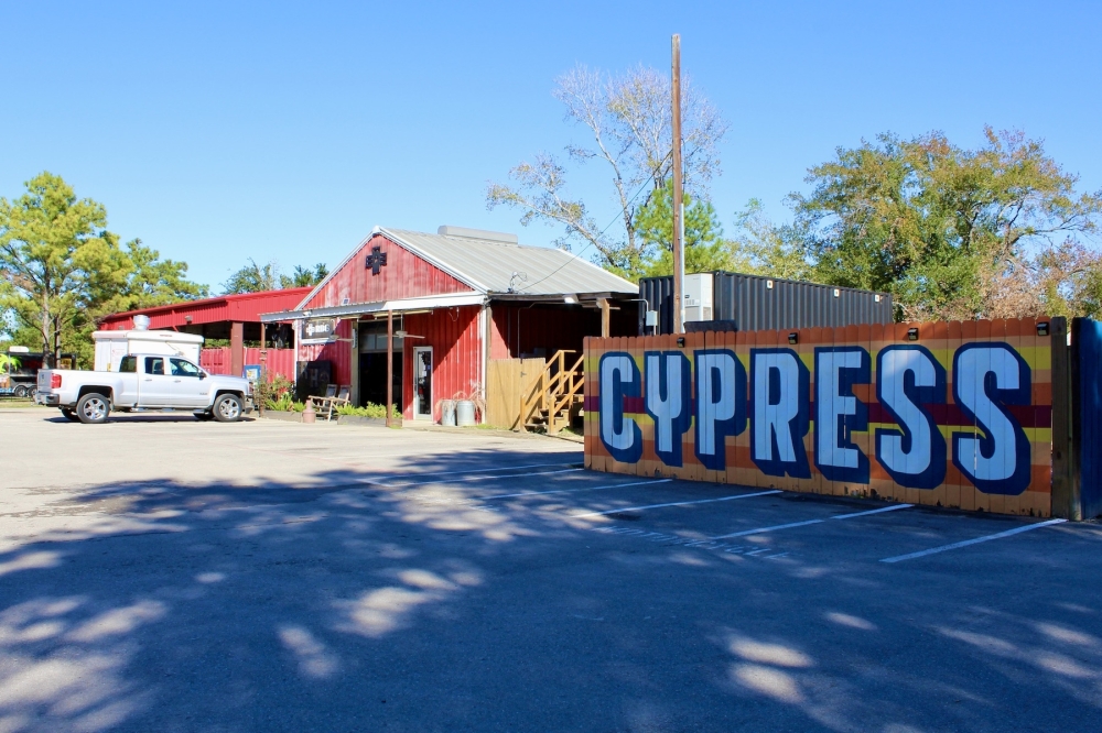 Rosehill Beer Garden offers food trucks, craft beer and live music in Cypress. (Jovanna Aguilar/Community Impact)
