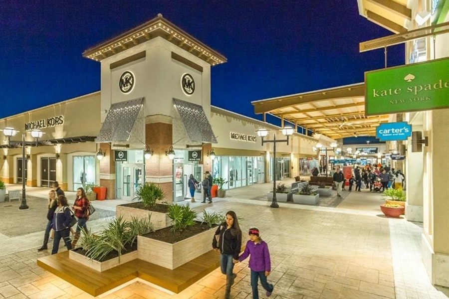 4 stores changing up Tanger Outlets in Fort Worth