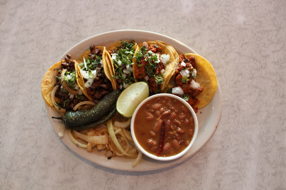 La Familia Mexican Restaurant在西南奥斯汀烹饪出纯手工制作的墨西哥美食