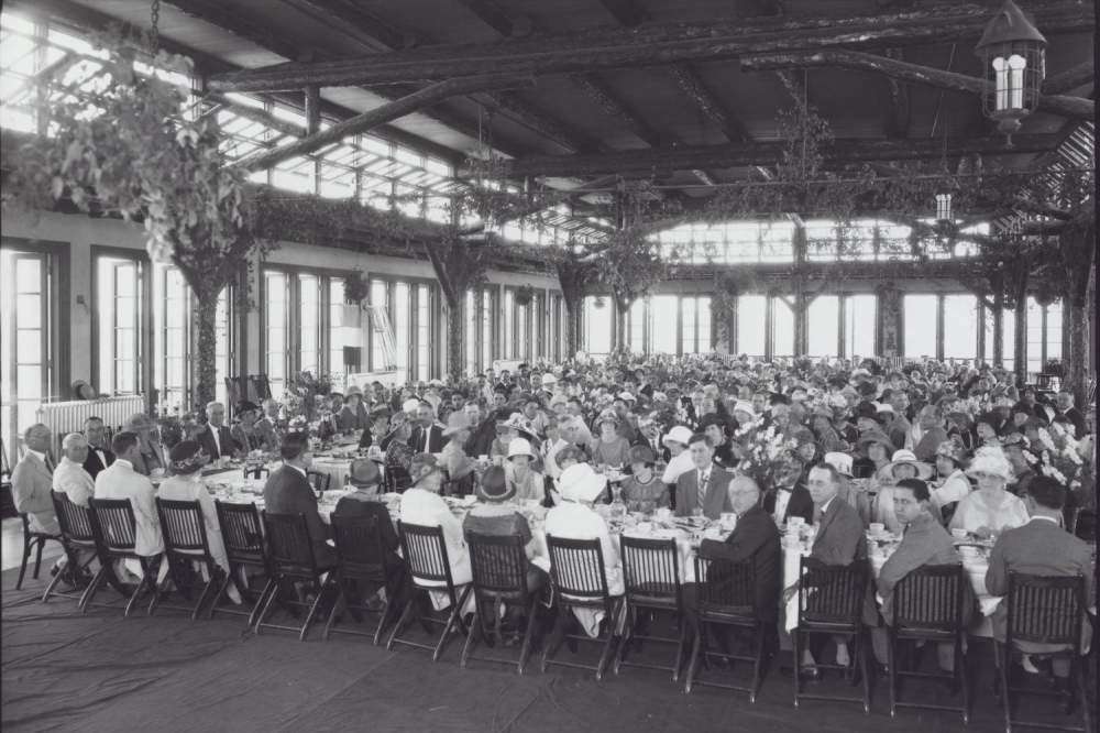 After opening in 1924 as the city’s first high-rise hotel at 10 stories, the hotel's rooftop glass ballroom was converted into guest rooms in 1938, adding five more stories to become the tallest building in the city. (Courtesy Royal Sonesta)