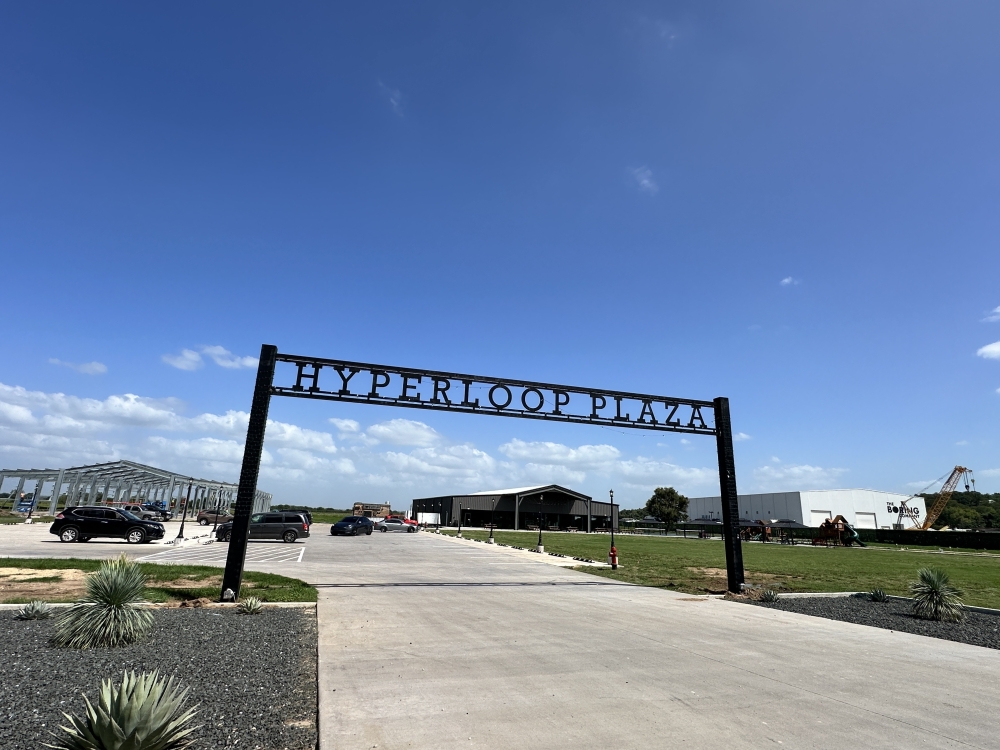 Hyperloop Plaza can be found at 865 FM 1209 in Bastrop. (Amanda Cutshall/Community Impact)