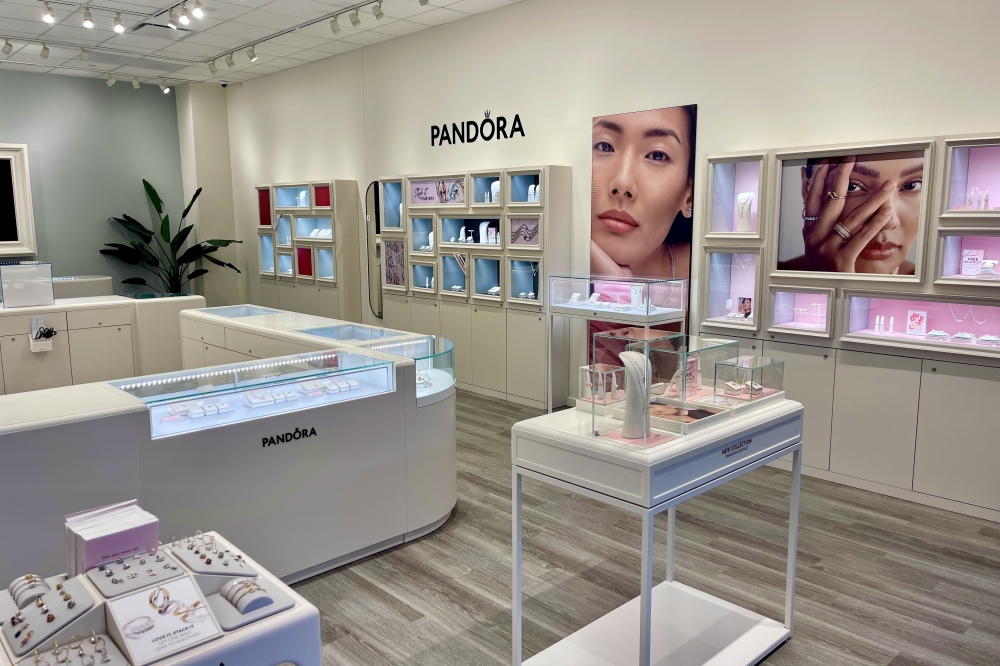 Pandora opened at the Houston Premium Outlets in September. (Courtesy Houston Premium Outlets)