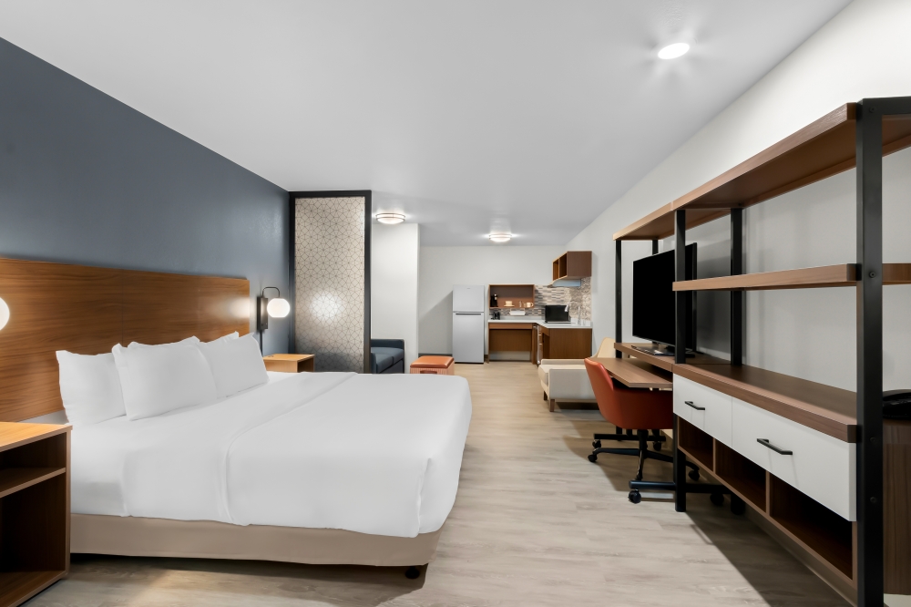 Some of the room features will include a fully furnished kitchen, spa-style bathroom and large closet. (Courtesy Choice Hotels International)