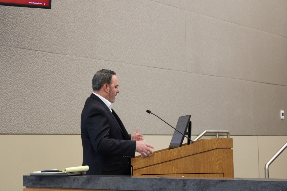 Wesley Wright, Georgetown systems engineering director and floodplain administrator, informs city council members about updated floodplain information. (Anna Maness/Community Impact)