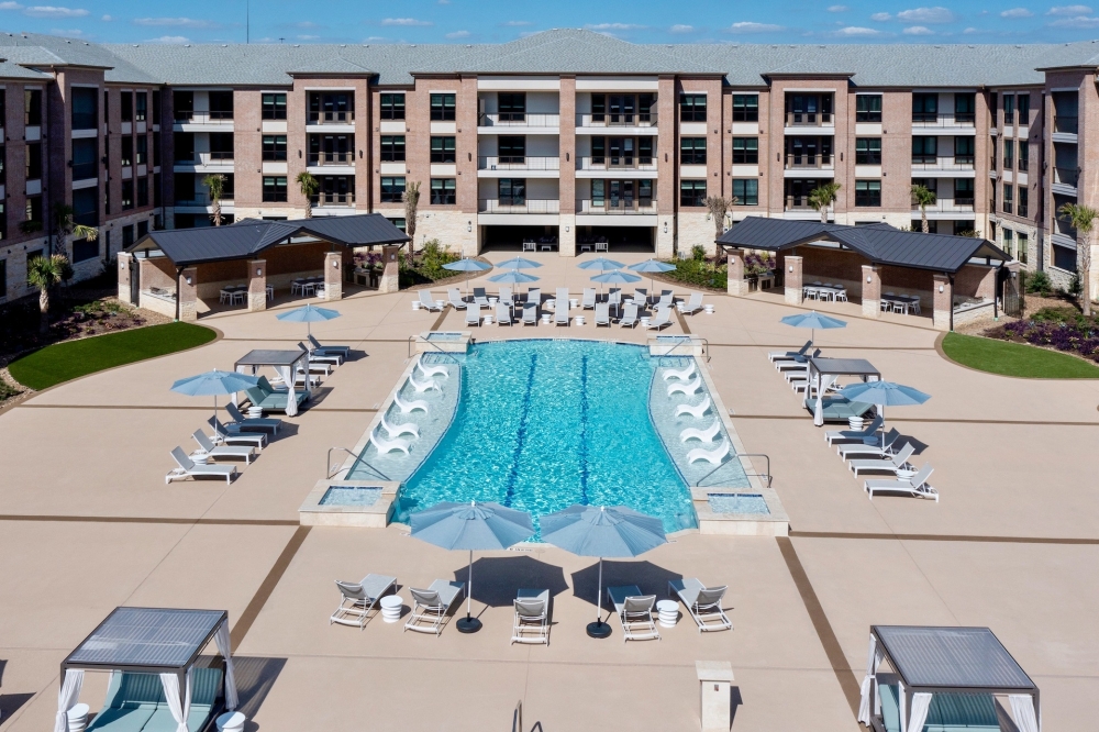 San Paseo offers residents a resort-style pool. (Courtesy Hugh Hargrave)