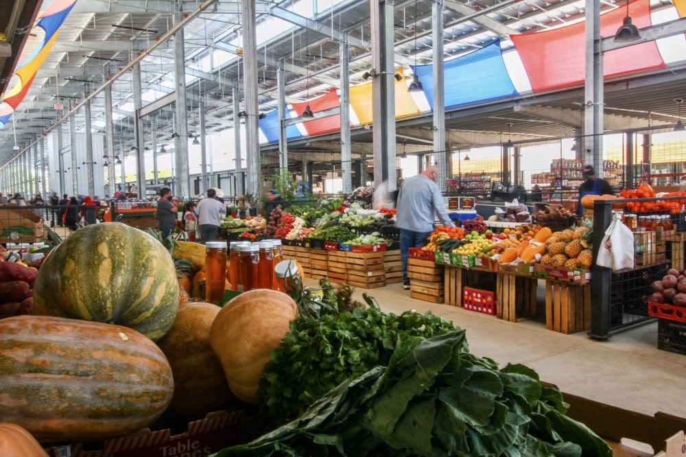 Visitors to the Houston Farmers Market can purchase fresh fruit and vegetables. (Courtesy The Houston Farmers Market)