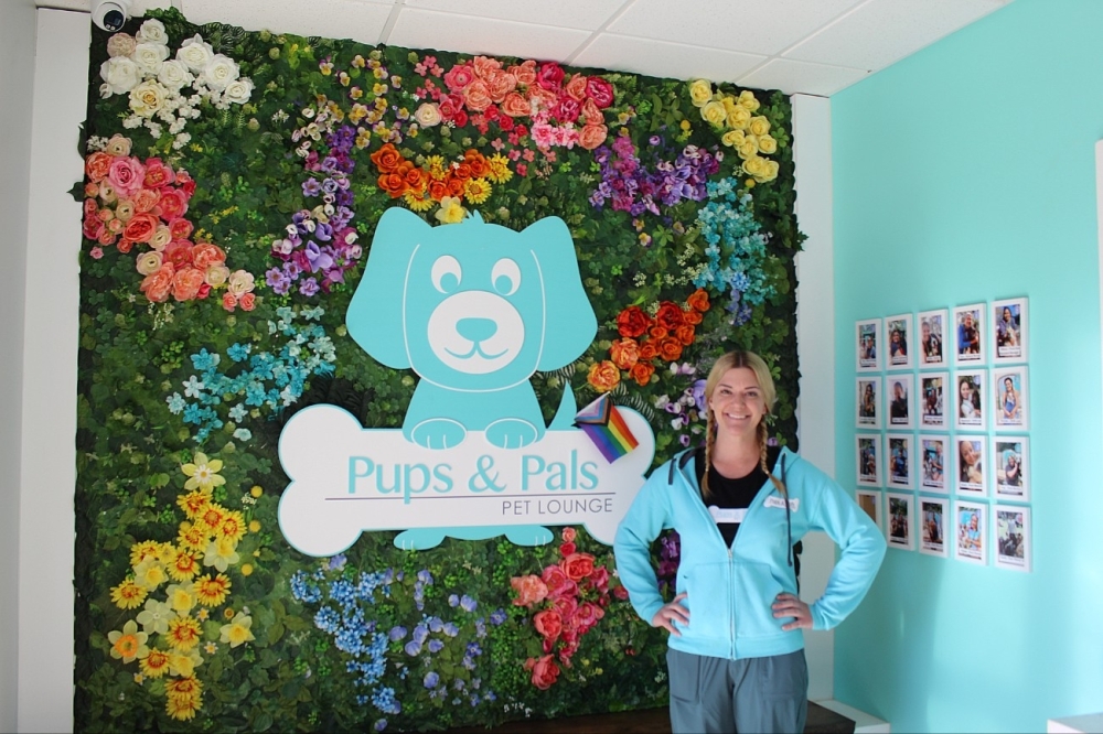 DeDe Lally opened Pups & Pals Pet Lounge on South First Street in November 2016. (Sarah Hernandez/Community Impact)