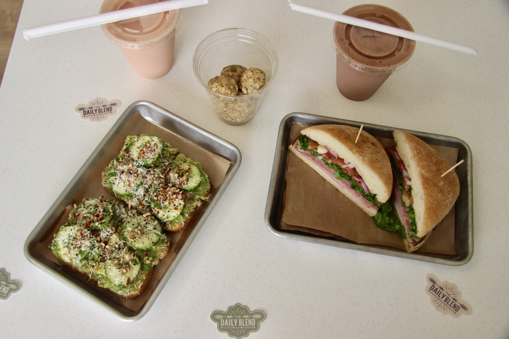 The restaurant serves avocado toast, sandwiches, protein bites and smoothies. (Brenda Hernandez/Community Impact)