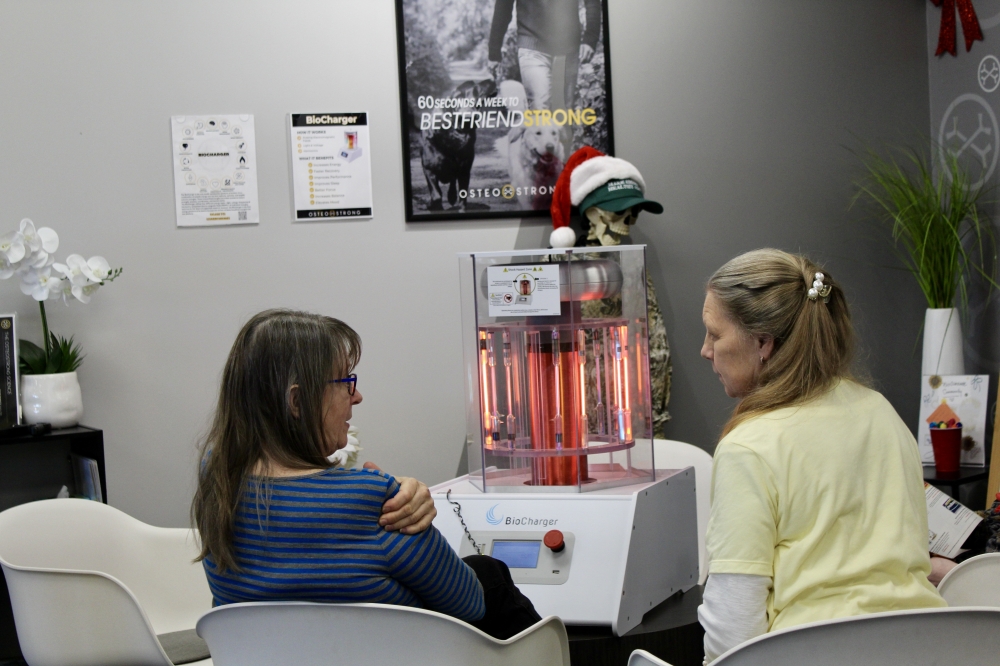 The BioCharger uses light, sound, and electromagnetic frequencies to stimulate and energize the body’s natural healing abilities. (Jovanna Aguilar/Community Impact)