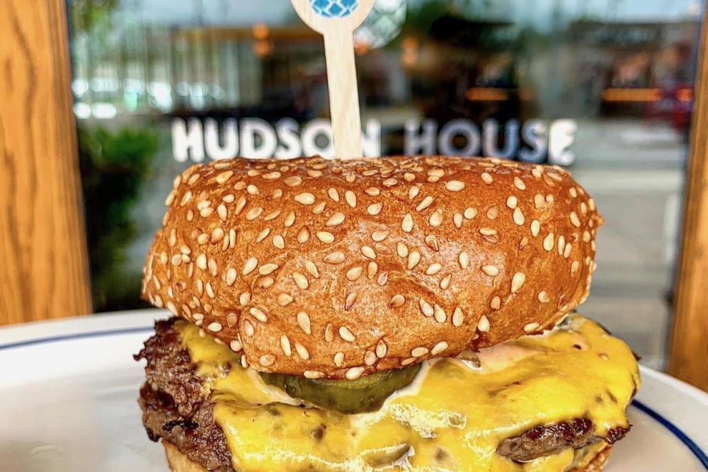 Hudson House specializes in East Coast comfort food that focuses on oysters, cheeseburgers, and what they call are the “world’s coldest martinis.” (Courtesy Hudson House)