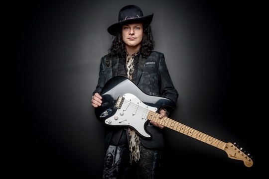 Anthony Gomes is performing at Dosey Doe-The Big Barn on March 7. (Courtesy Anthony Gomes)