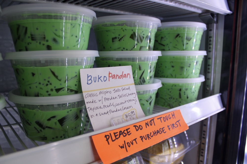 The restaurant has desserts ready for purchase in a fridge next to the checkout counter. (Dacia Garcia/Community Impact)