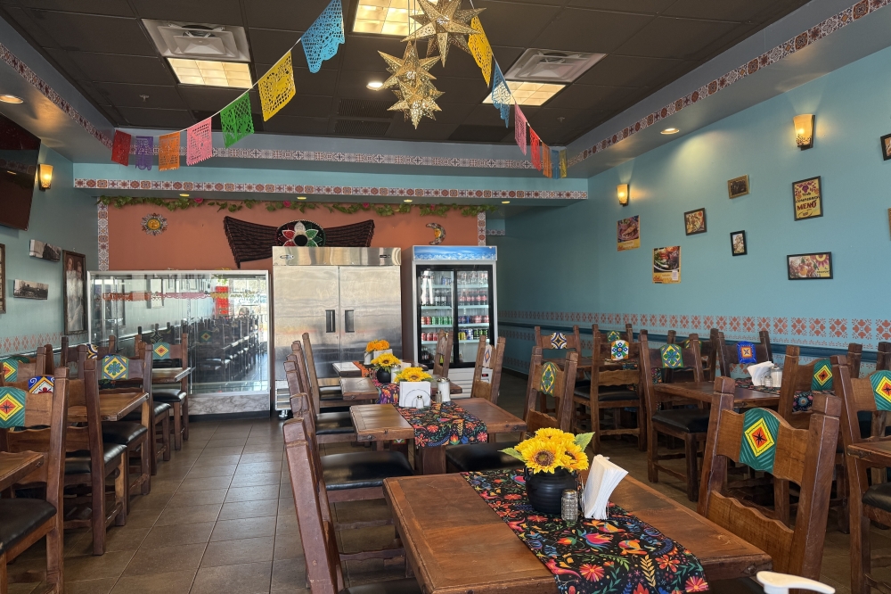 Tres Compadres Mexican Cuisine is now serving the Cedar Park community. (Dacia Garcia/Community Impact)