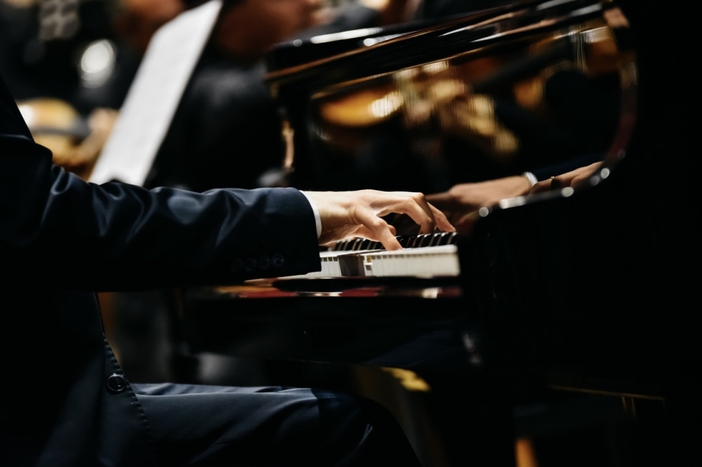 Celebrate Mother's Day with a Don Irwin concert at the Pearl Fincher Museum of Fine Arts. (Courtesy Pearl Fincher Museum of Fine Arts)