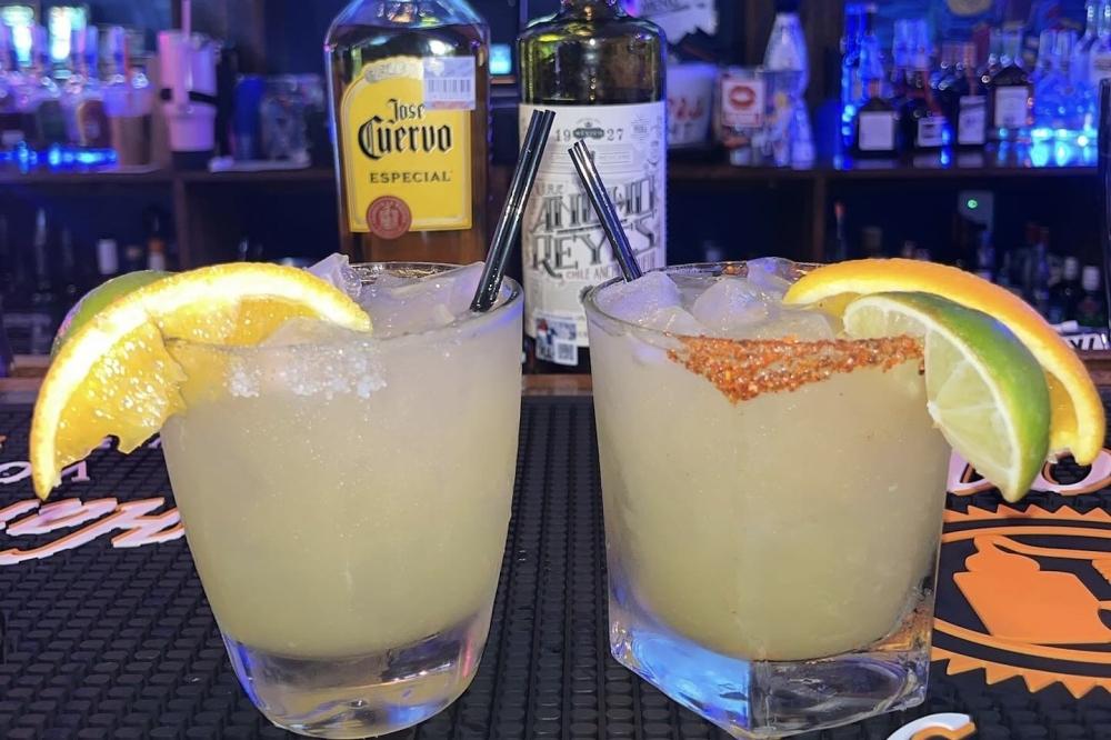 Below Deck Dive Bar offers a variety of cocktails. (Courtesy Below Deck Dive Bar)