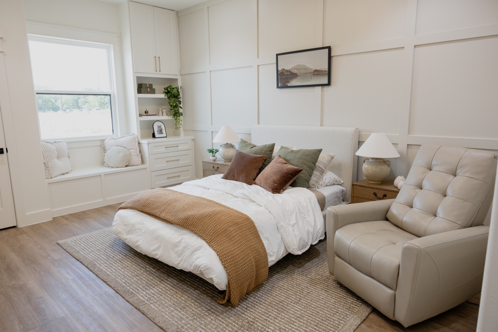 Bedroom in senior living facility in Georgetown
