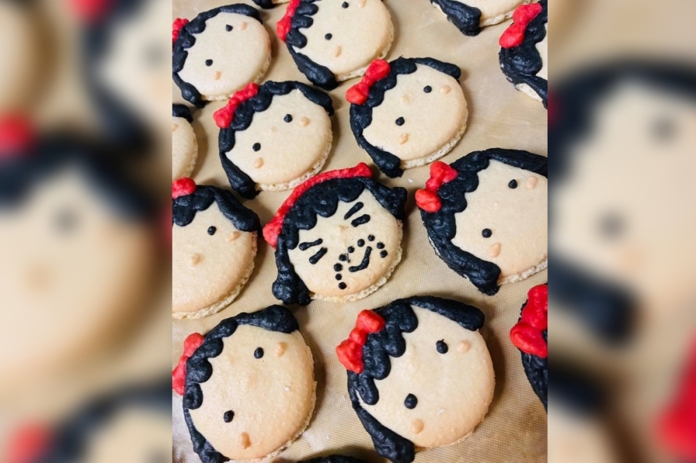 Beyond drinks, customers can also order macarons inspired by different characters from anime and video games. (Courtesy Honey Art Cafe)