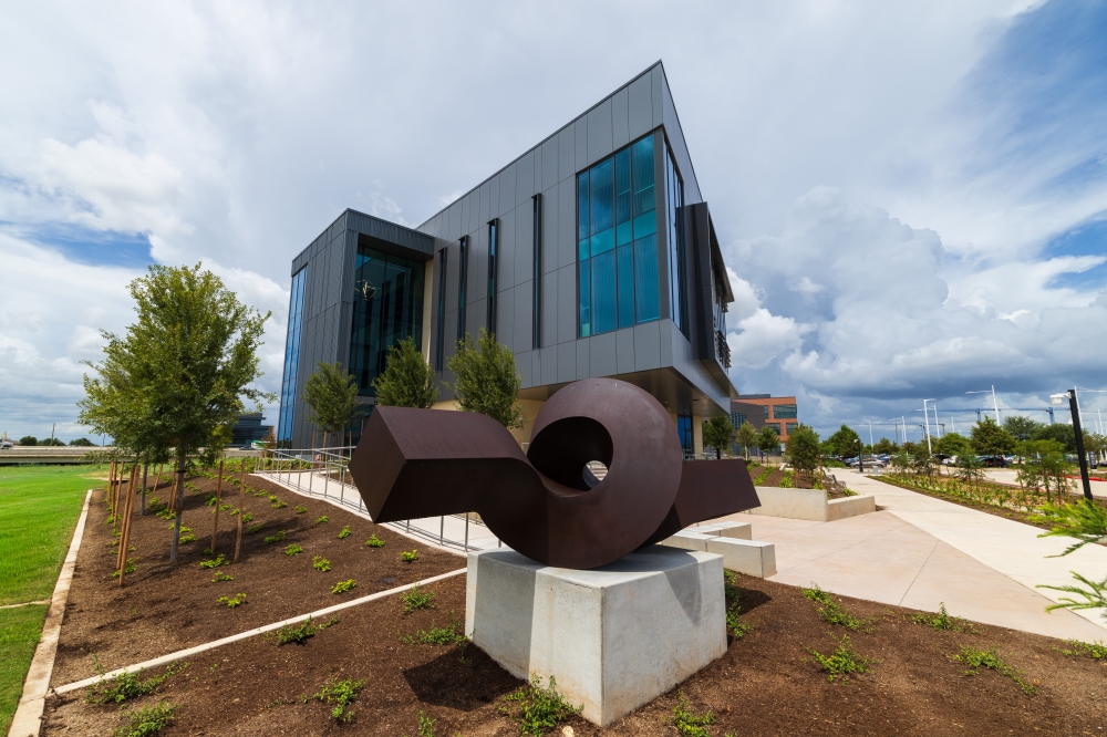 University of Houston Sugar Land Campus is opening the Cullen College of Engineering 4 building in fall 2025. Outside the building sits Clement Meadmore’sSplit Level, 1971 art piece.