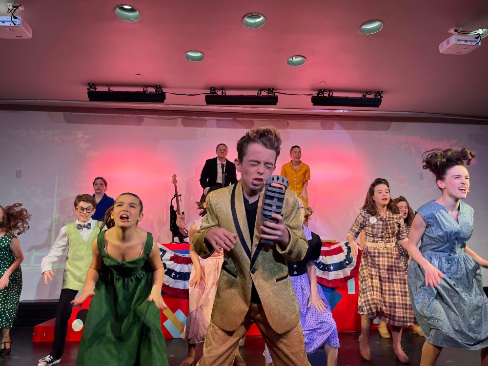 Kids performing Hairspray show