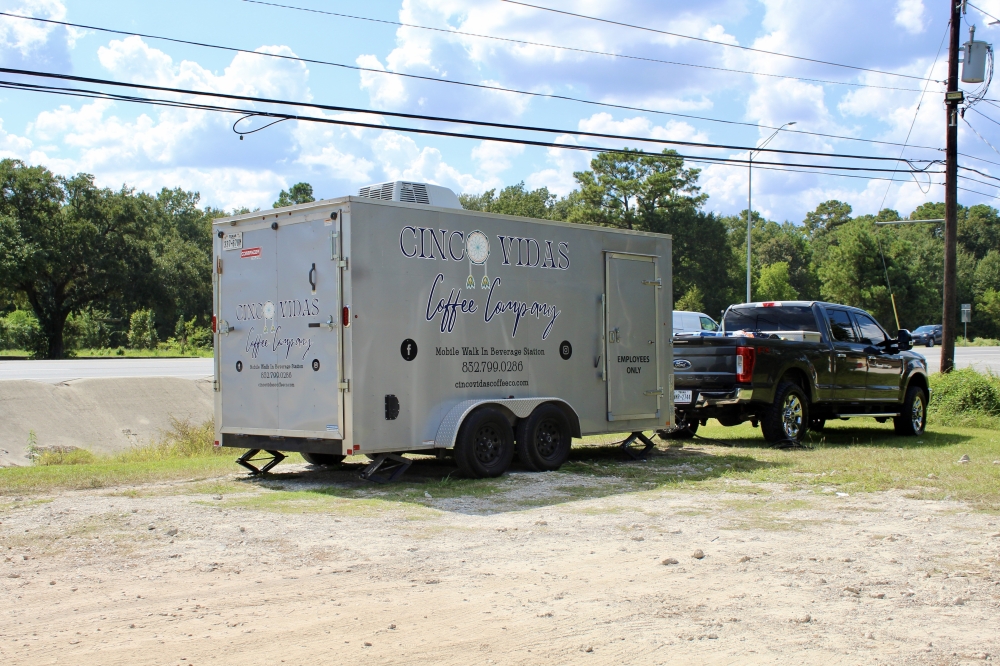 Cinco Vidas Coffee Company is a walk-in coffee trailer located in Porter. (Jovanna Aguilar/Community Impact)