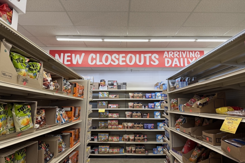 Ollie's offers a range of surplus food, merchandise and more from other big box retailers at a reduced price. (Andrew Creelman/Community Impact)
