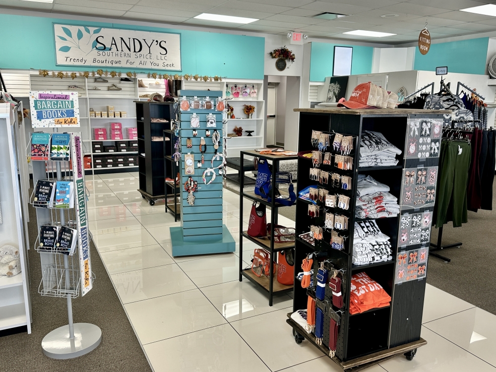 Sandy's Southern Spice sells an assortment of clothing, accessories, home decor and more. (Amanda Cutshall/Community Impact)