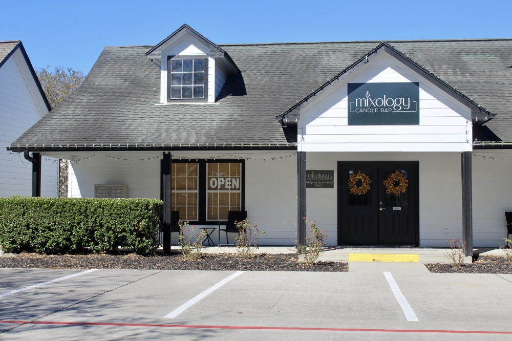 Located in Spring, Mixology Candle Bar is a locally owned candle making establishment. (Jovanna Aguilar/Community Impact)