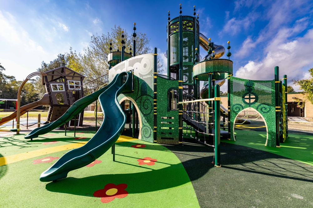 Humble ISD officials unveil 'Wizard of Oz'-themed playground at