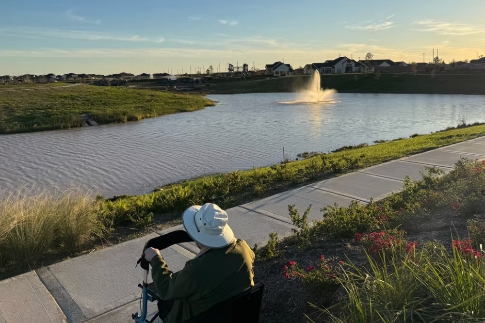 Aspen Cove Living offers lakeside activities for its residents. (Courtesy Aspen Cove Living)